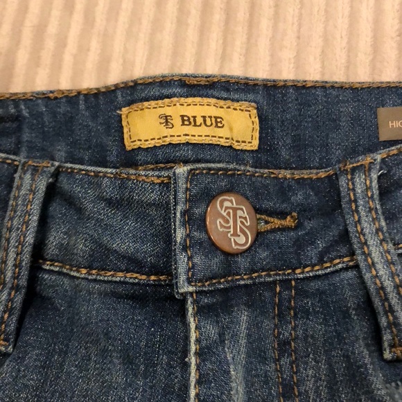 High waisted jean shorts - Picture 3 of 5